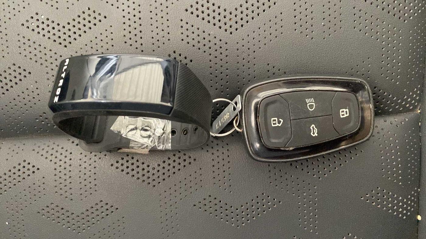 2022 Tata ALTROZ XZ PLUS PETROL, Petrol, Manual, 19,179 km, Key Close Up