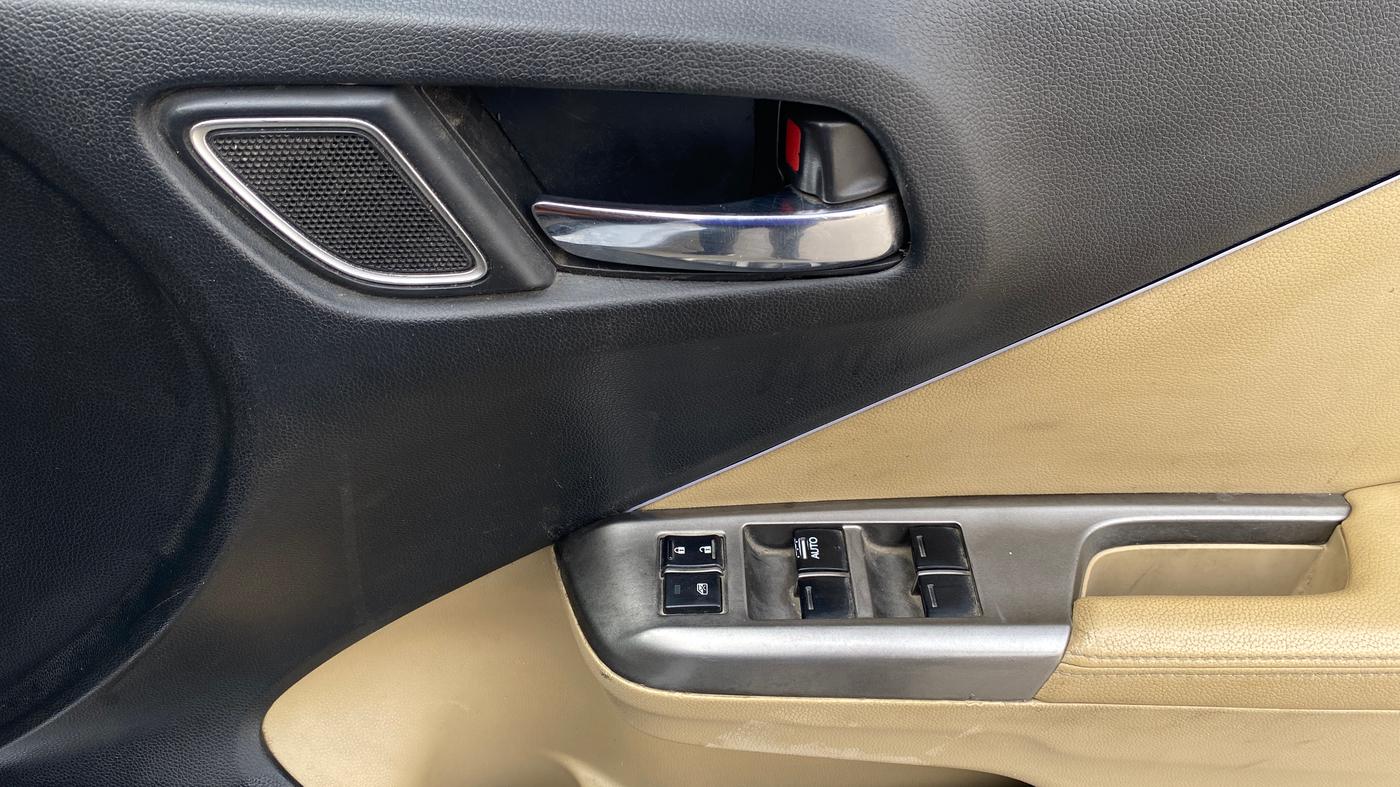 2017 Honda City 1.5L I-DTEC V, Diesel, Manual, 78,692 km, Driver Side Door Panels Control