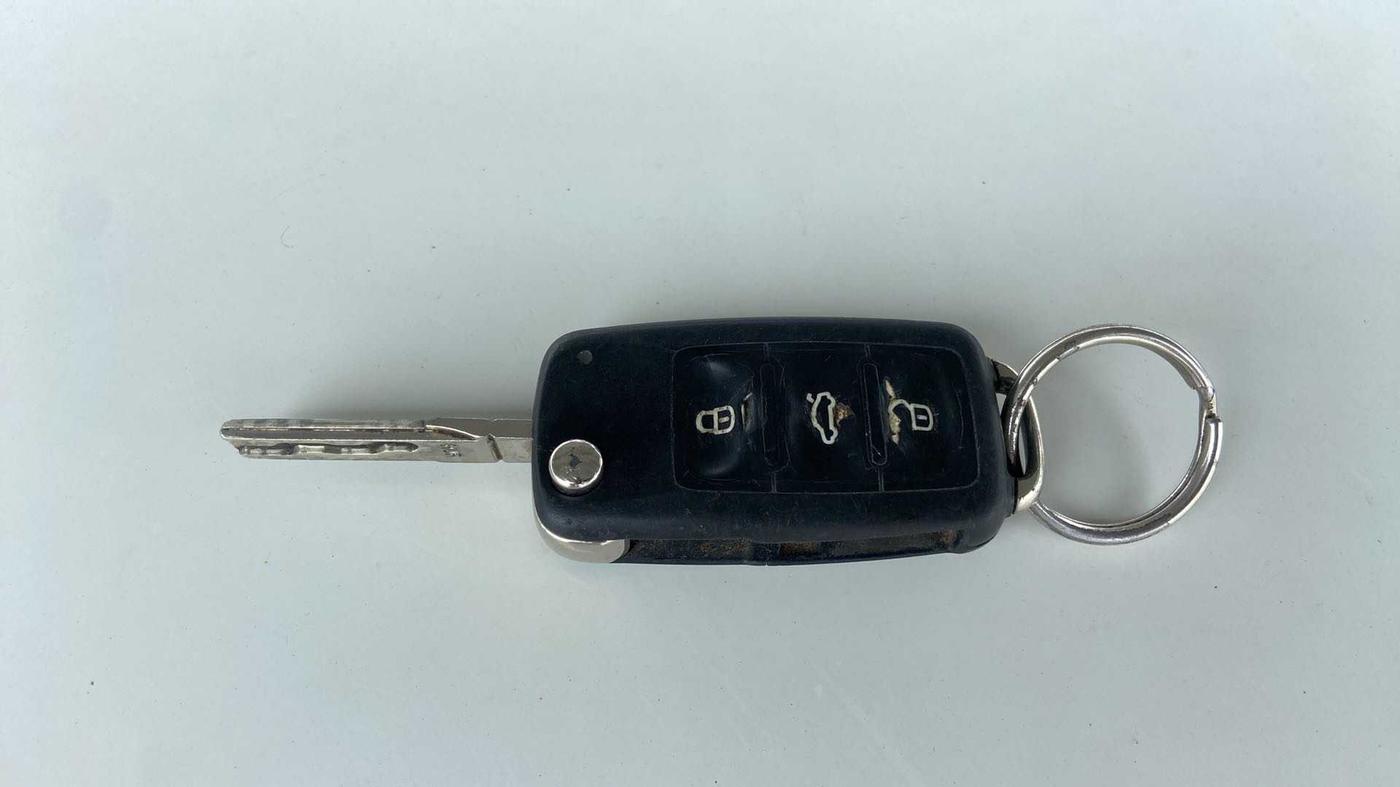 2016 Skoda Rapid AMBITION 1.5 TDI AT, Diesel, Automatic, 1,09,576 km, Key Close Up