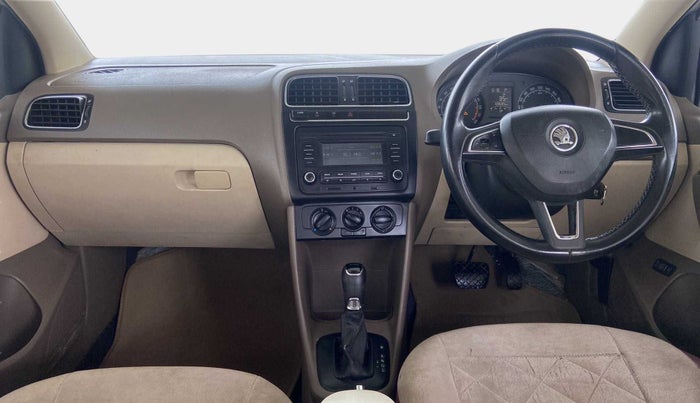 2016 Skoda Rapid AMBITION 1.5 TDI AT, Diesel, Automatic, 1,09,576 km, Dashboard