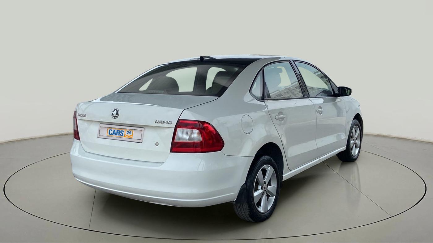 2016 Skoda Rapid AMBITION 1.5 TDI AT, Diesel, Automatic, 1,09,576 km, Right Back Diagonal