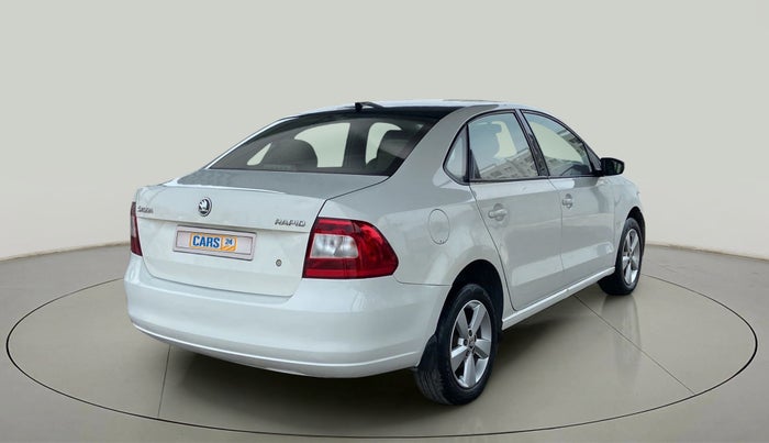 2016 Skoda Rapid AMBITION 1.5 TDI AT, Diesel, Automatic, 1,09,576 km, Right Back Diagonal