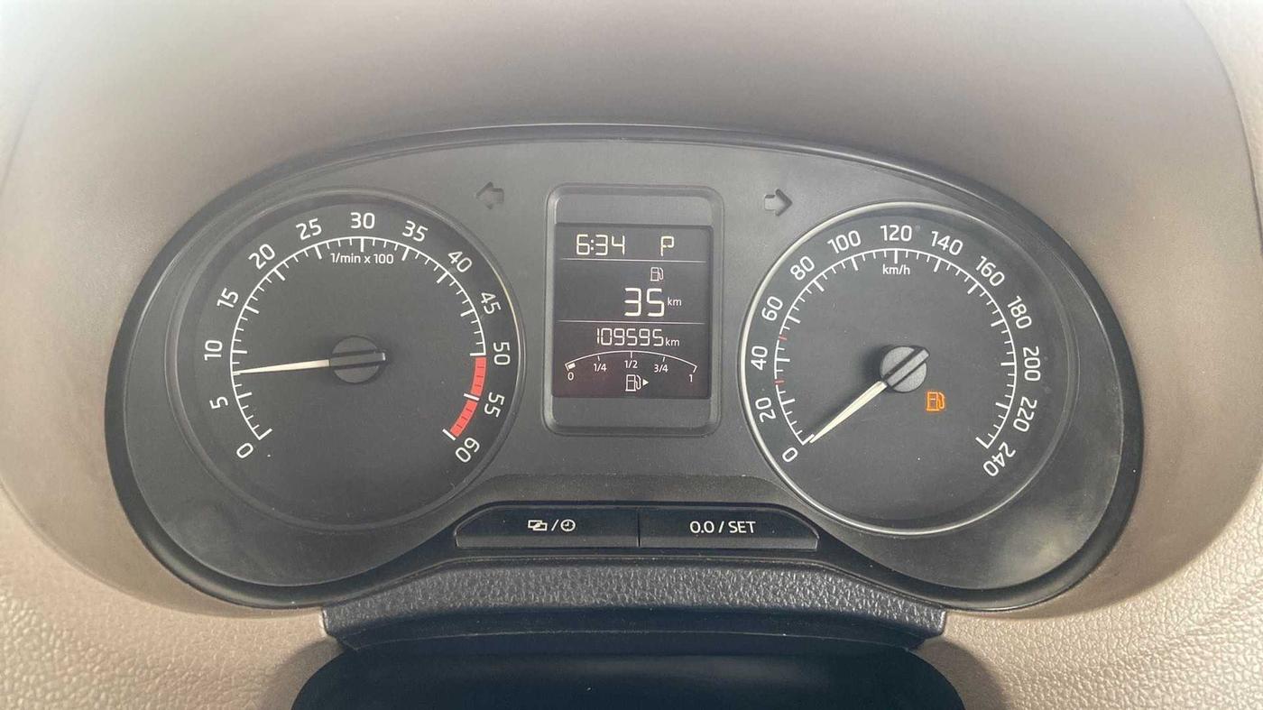 2016 Skoda Rapid AMBITION 1.5 TDI AT, Diesel, Automatic, 1,09,576 km, Odometer Image