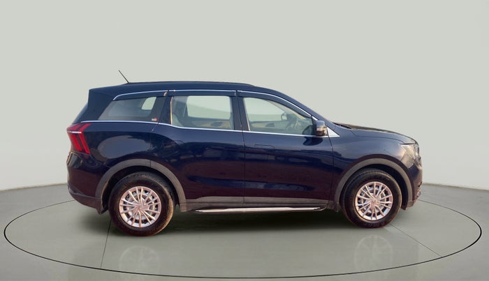 2022 Mahindra XUV700 MX P MT 5 STR, Petrol, Manual, 9,290 km, Right Side View
