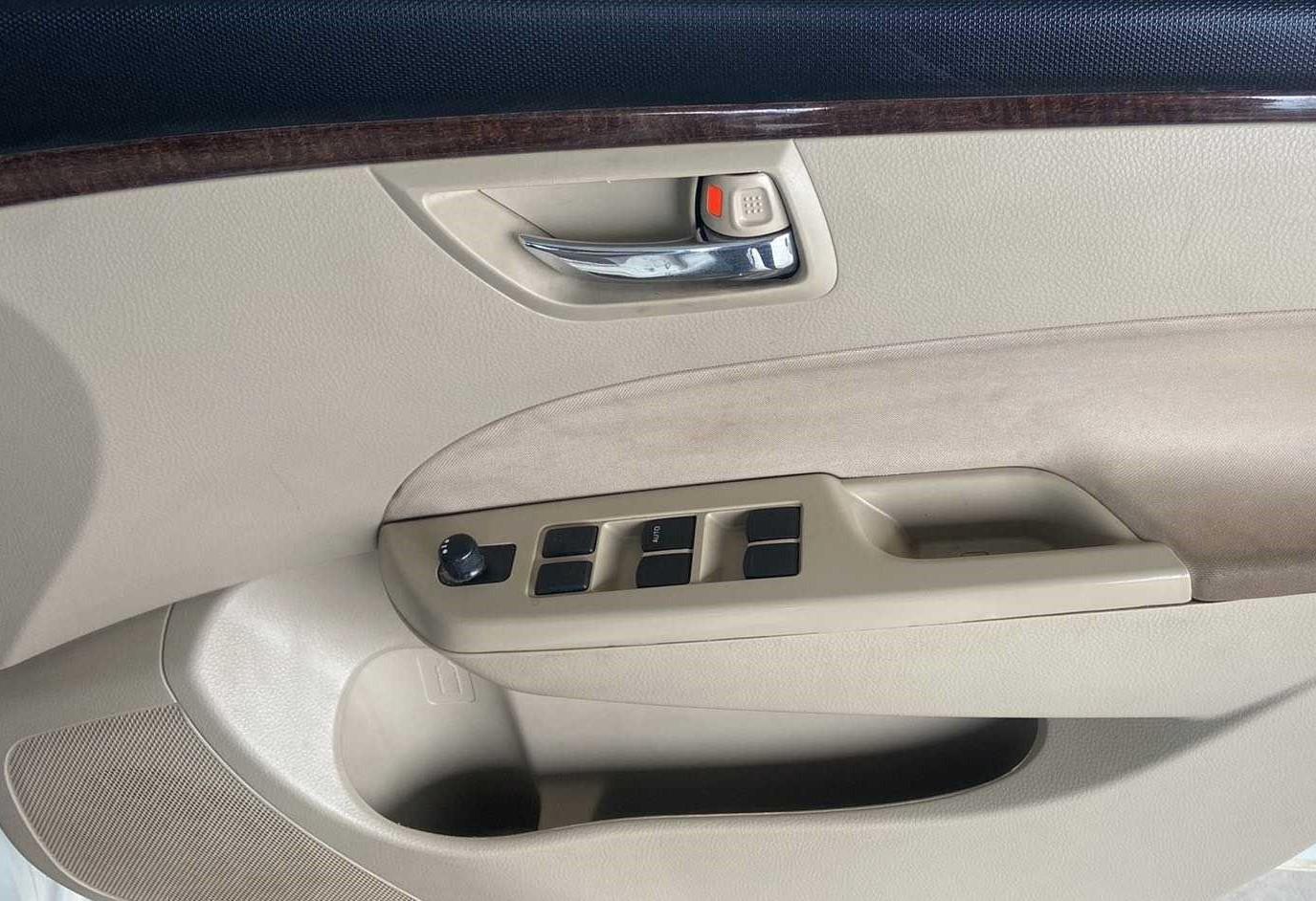 2013 Maruti Swift Dzire VDI, Diesel, Manual, 1,14,303 km, Driver Side Door Panels Control