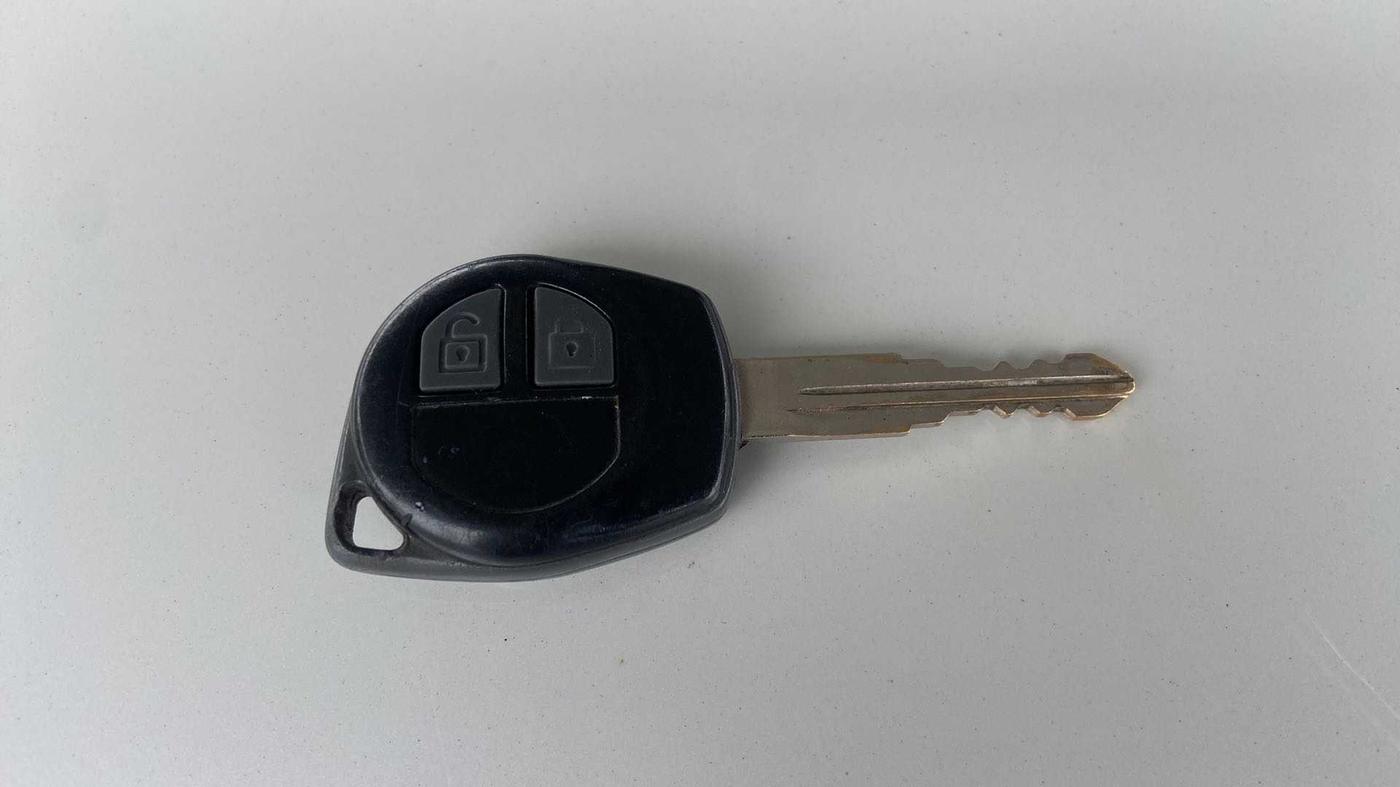2013 Maruti Swift Dzire VDI, Diesel, Manual, 1,14,303 km, Key Close Up