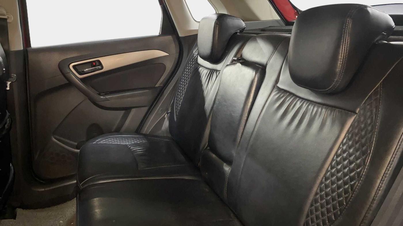 2016 Maruti Vitara Brezza ZDI, Diesel, Manual, 1,02,284 km, Right Side Rear Door Cabin