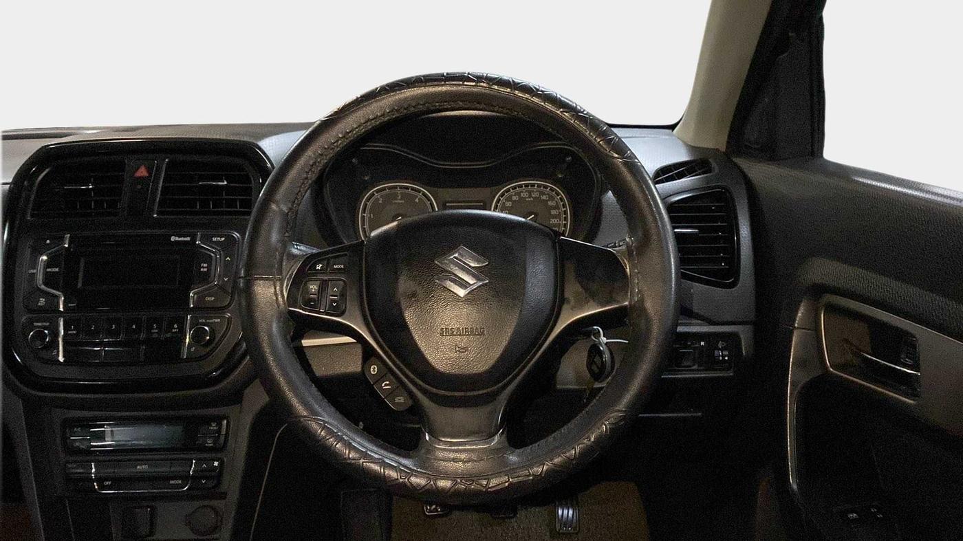2016 Maruti Vitara Brezza ZDI, Diesel, Manual, 1,02,284 km, Steering Wheel Close Up