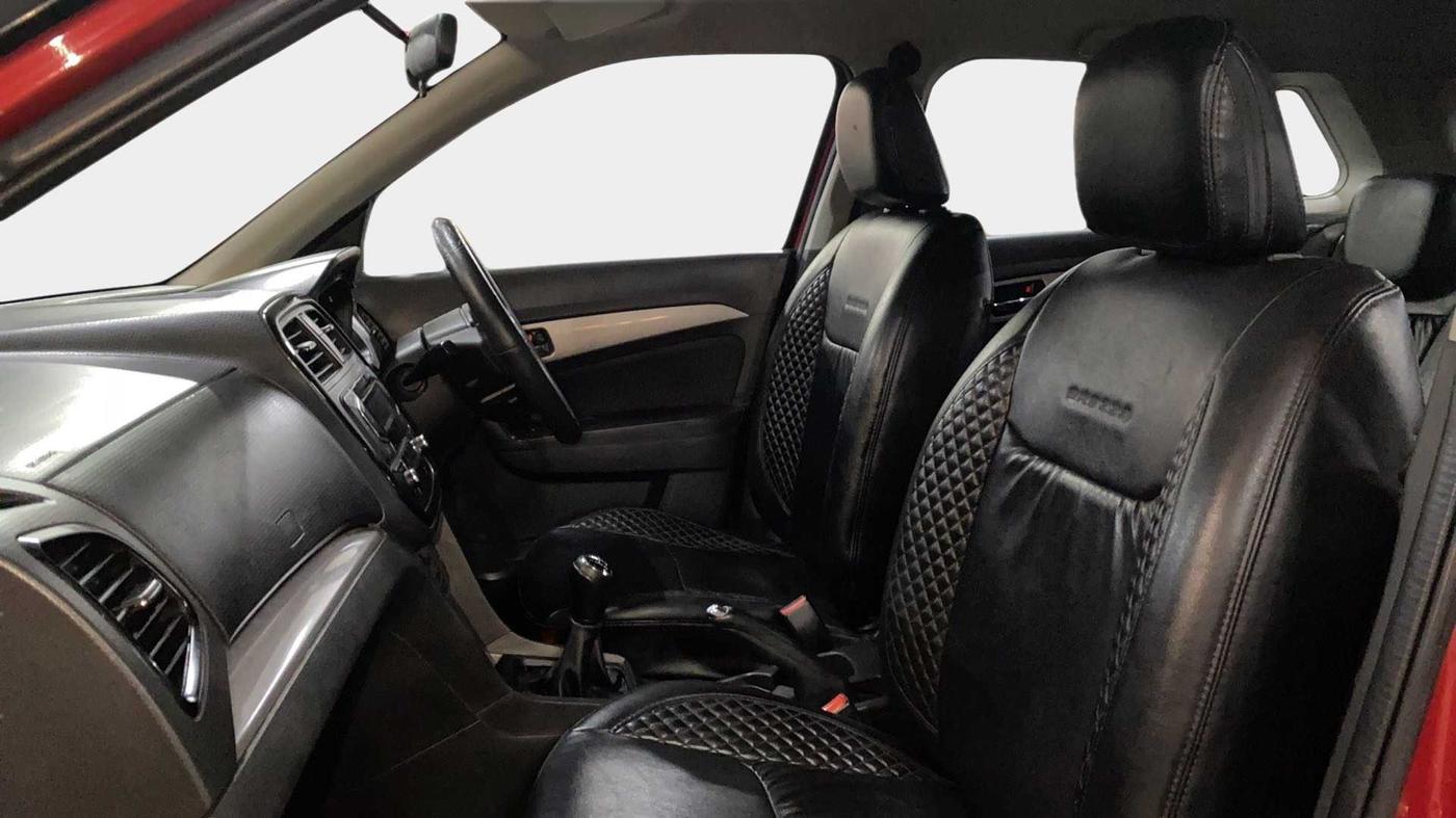 2016 Maruti Vitara Brezza ZDI, Diesel, Manual, 1,02,284 km, Right Side Front Door Cabin