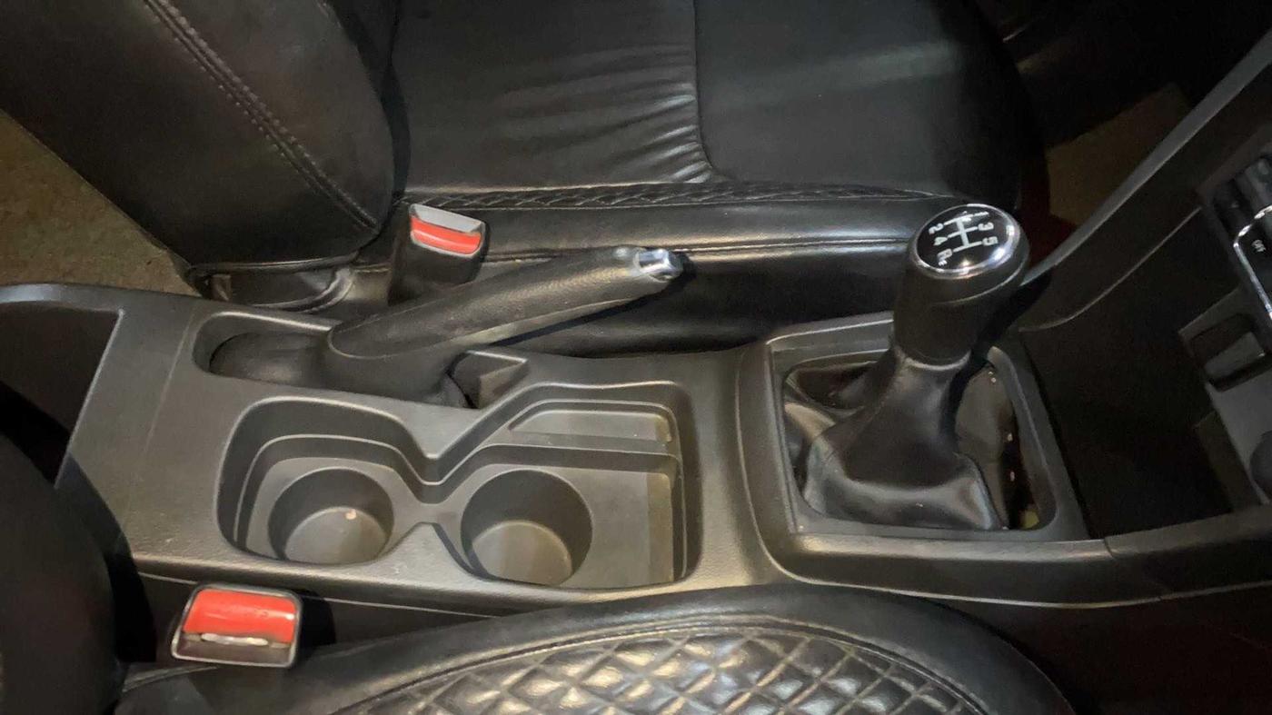 2016 Maruti Vitara Brezza ZDI, Diesel, Manual, 1,02,284 km, Gear Lever