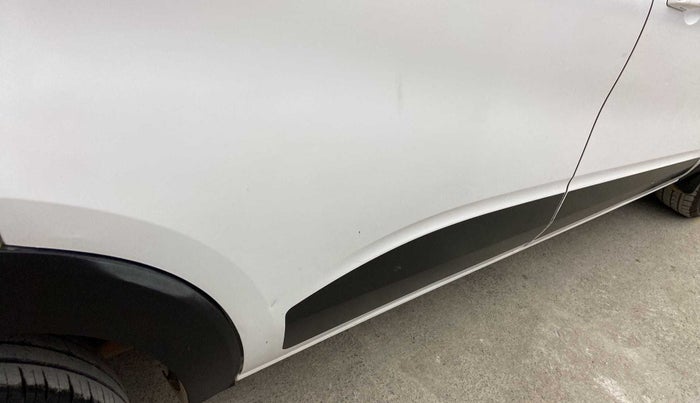 2022 Renault TRIBER RXZ, Petrol, Manual, 30,508 km, Right rear door - Slightly dented