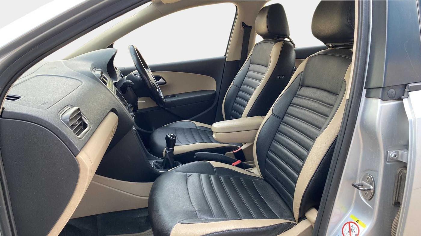 2017 Volkswagen Ameo HIGHLINE1.2L PLUS 16 ALLOY, Petrol, Manual, 44,389 km, Right Side Front Door Cabin