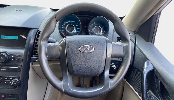 2015 Mahindra XUV500 W4, Diesel, Manual, 79,234 km, Steering Wheel Close Up