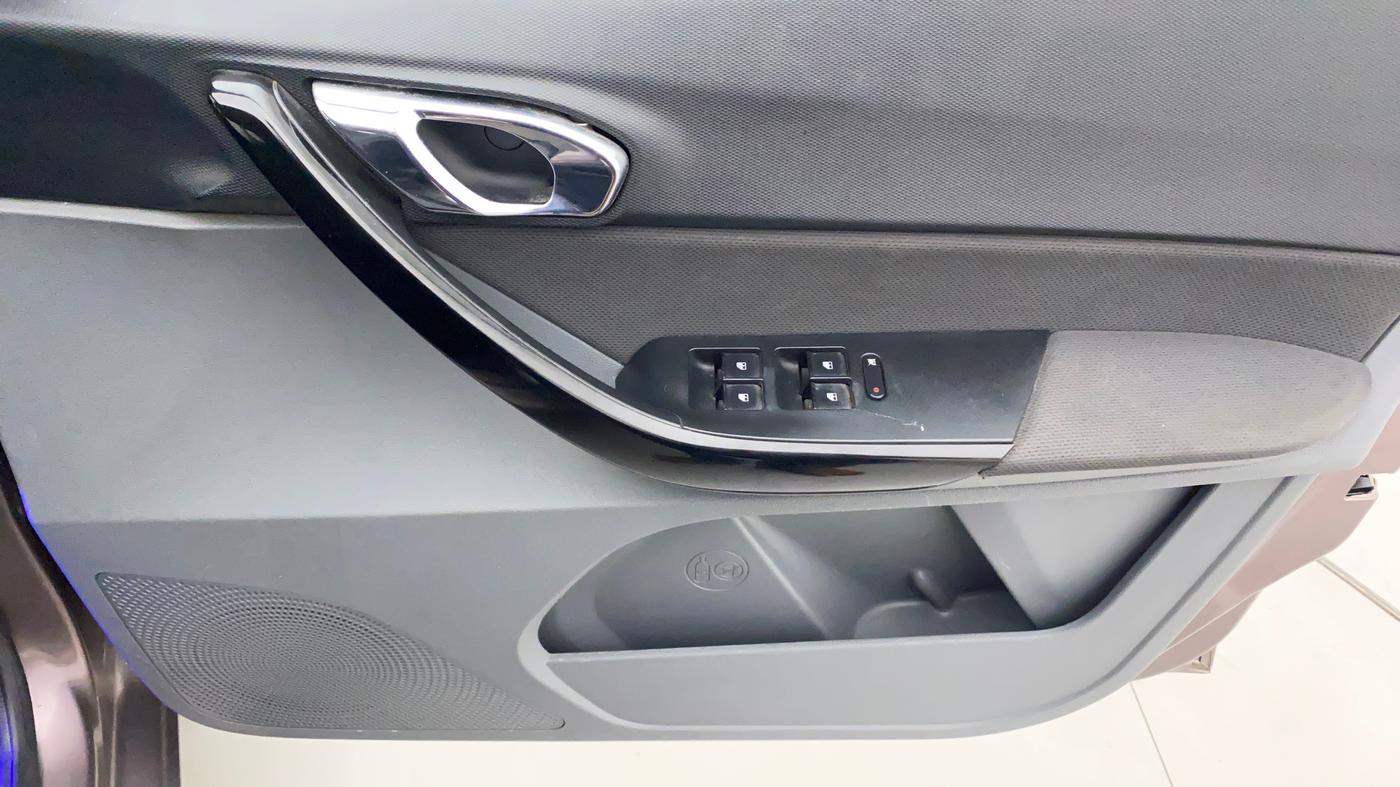 2017 Tata TIGOR XZ PETROL, Petrol, Manual, 60,142 km, Driver Side Door Panels Control