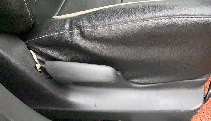 2016 Maruti Vitara Brezza VDI, Diesel, Manual, 21,719 km, Driver Side Adjustment Panel