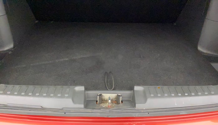 2016 Maruti Vitara Brezza VDI, Diesel, Manual, 21,719 km, Boot Inside