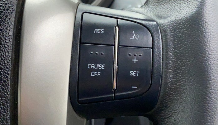 2020 Mahindra XUV500 W9 AT, Diesel, Automatic, 20,108 km, Adaptive Cruise Control