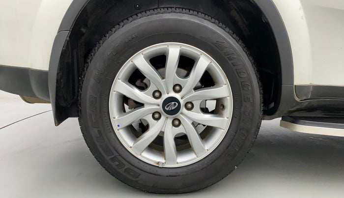 2020 Mahindra XUV500 W9 AT, Diesel, Automatic, 20,108 km, Right Rear Wheel