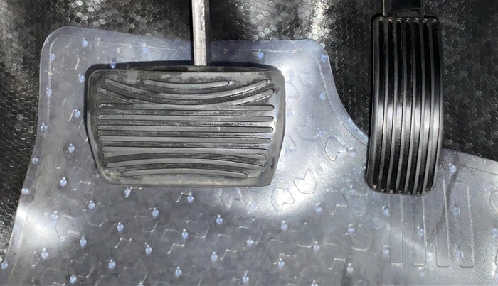 2020 Mahindra XUV500 W9 AT, Diesel, Automatic, 20,108 km, Pedals