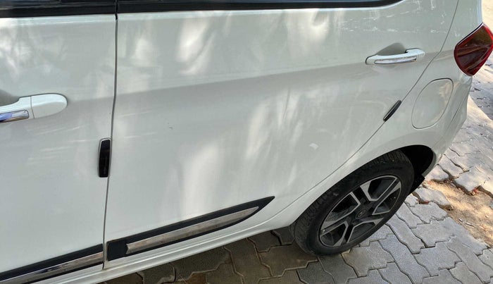2022 Tata Tiago XZ PLUS CNG, CNG, Manual, 26,378 km, Rear left door - Slightly dented