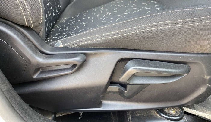 2022 Tata Tiago XZ PLUS CNG, CNG, Manual, 26,378 km, Driver Side Adjustment Panel
