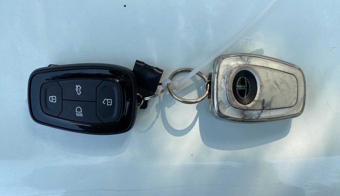 2020 Tata ALTROZ XT PETROL, Petrol, Manual, 57,353 km, Key Close Up