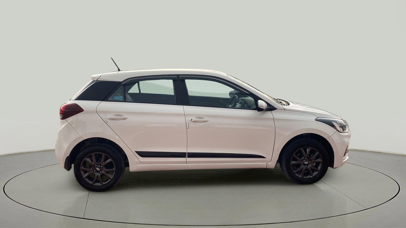 2019 Hyundai Elite i20 SPORTZ PLUS 1.2, Petrol, Manual, 31,709 km, Right Side View
