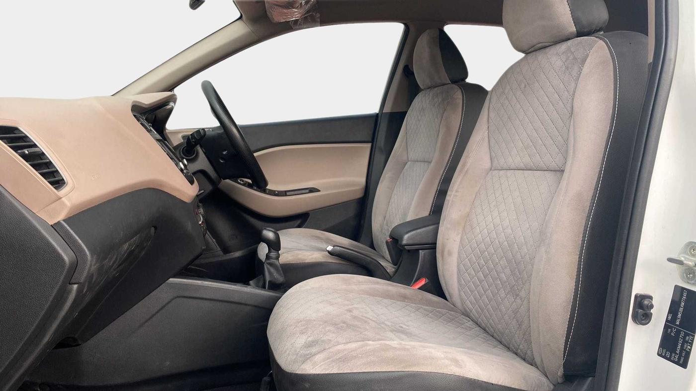 2019 Hyundai Elite i20 SPORTZ PLUS 1.2, Petrol, Manual, 31,709 km, Right Side Front Door Cabin