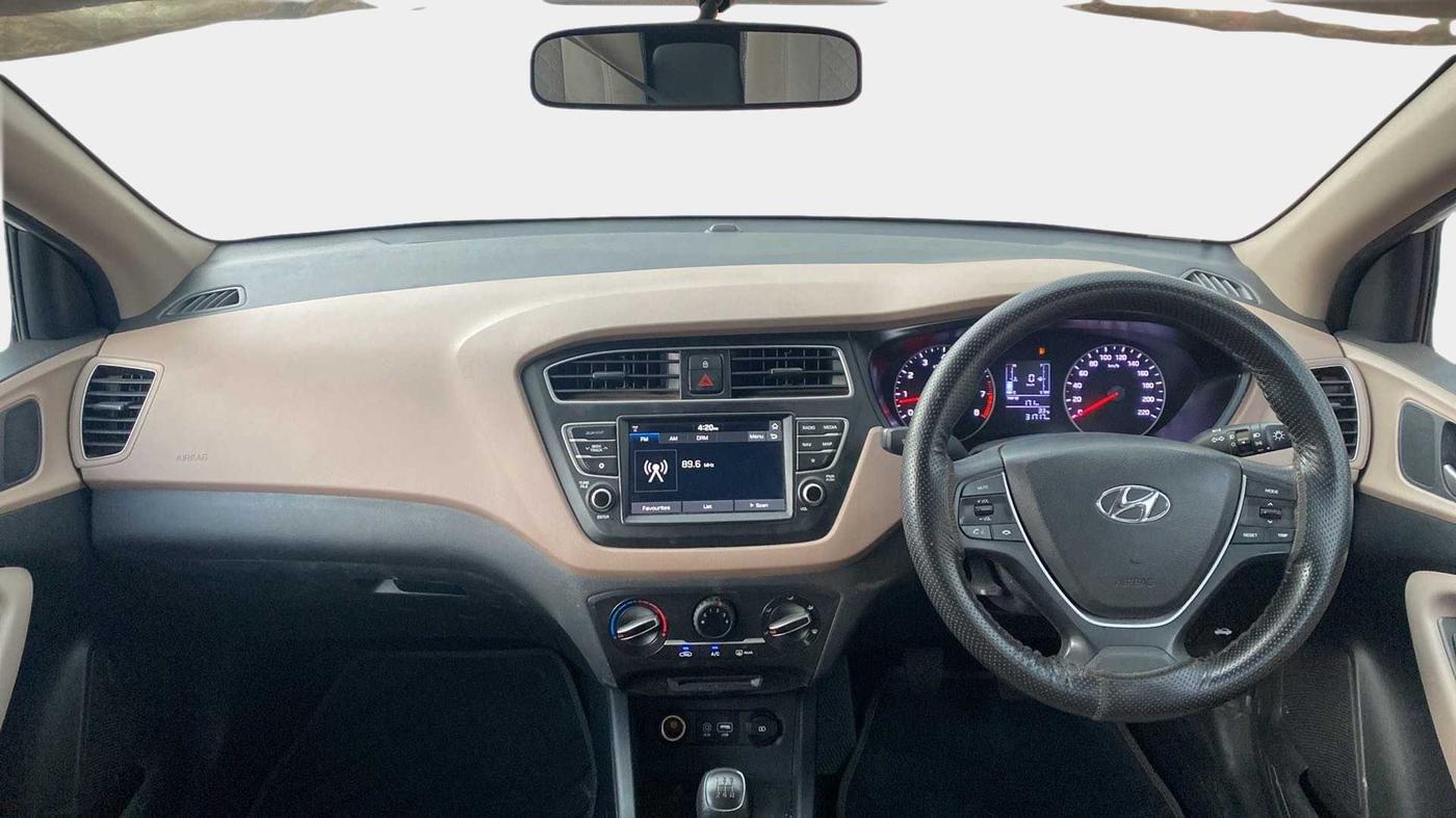 2019 Hyundai Elite i20 SPORTZ PLUS 1.2, Petrol, Manual, 31,709 km, Dashboard