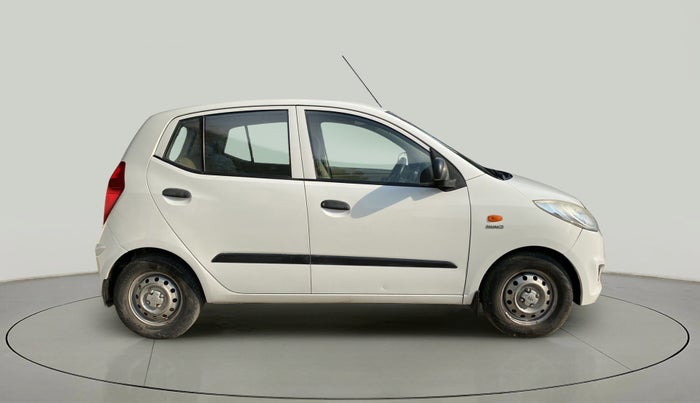 2016 Hyundai i10 MAGNA 1.1, CNG, Manual, 1,14,305 km, Right Side View