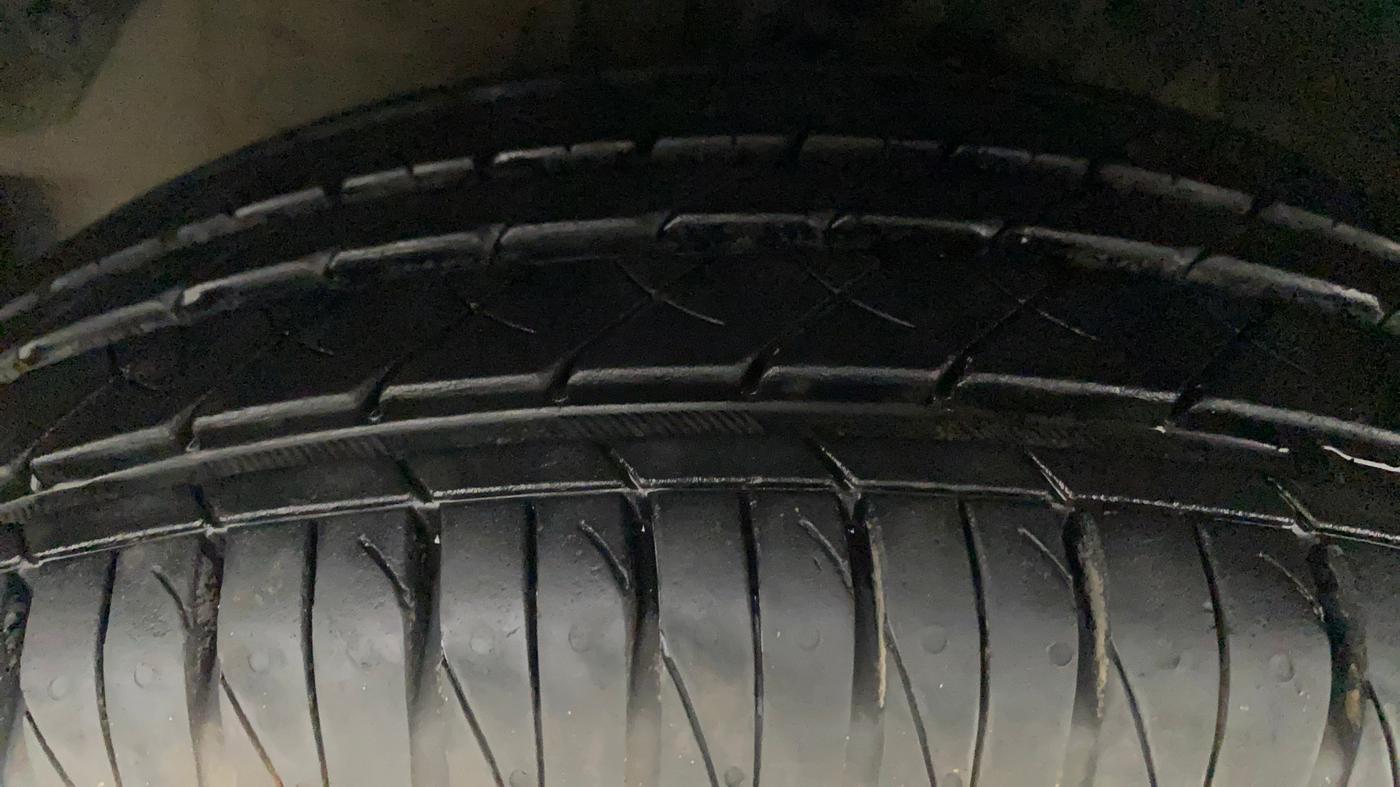2012 Hyundai i20 ASTA 1.2, Petrol, Manual, 39,425 km, Left Front Tyre Tread