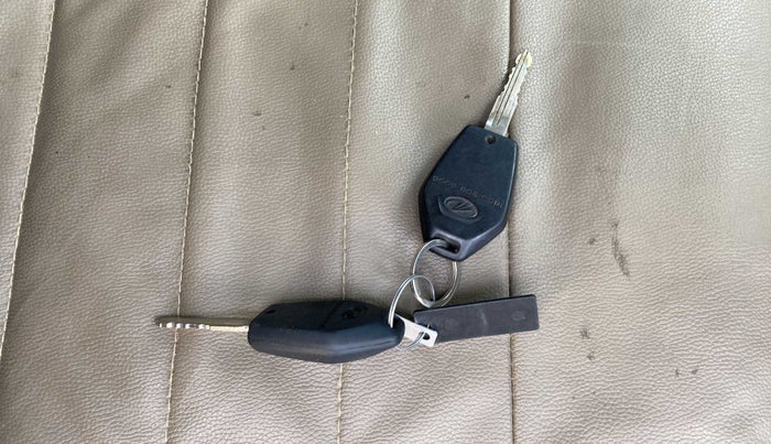 2016 Mahindra TUV300 T8, Diesel, Manual, 74,153 km, Key Close Up