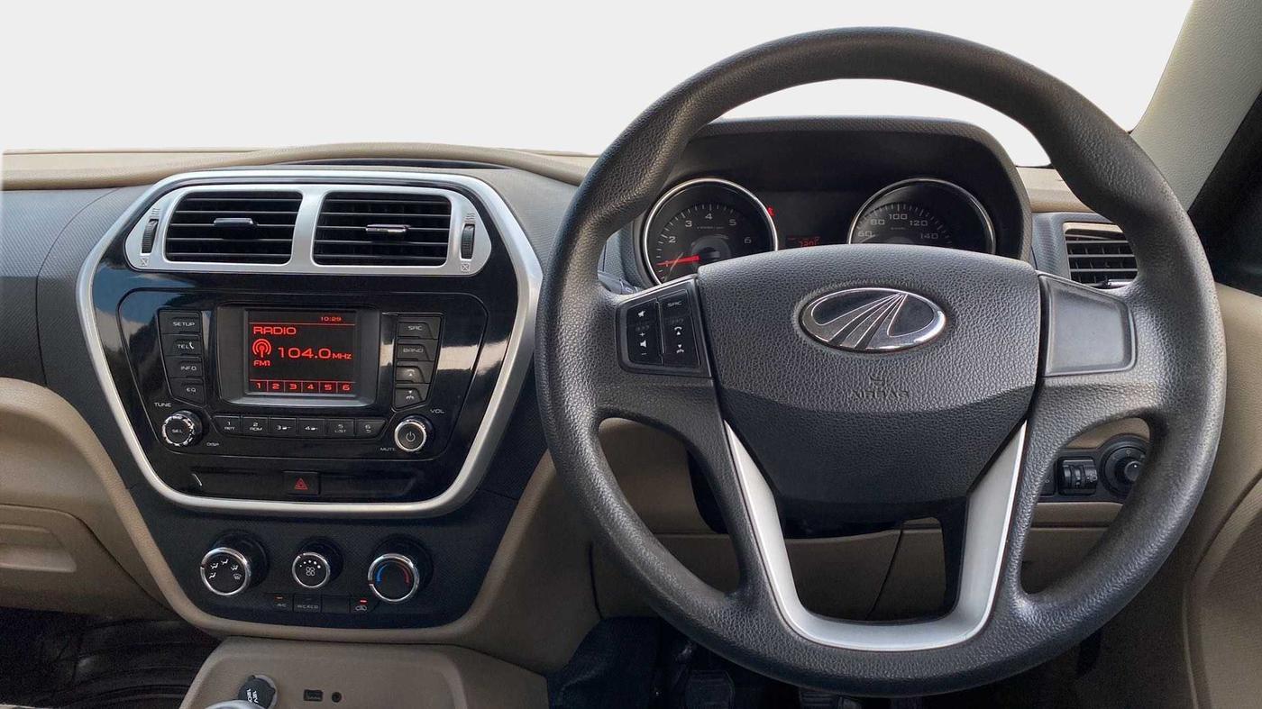 2016 Mahindra TUV300 T8, Diesel, Manual, 74,153 km, Steering Wheel Close Up