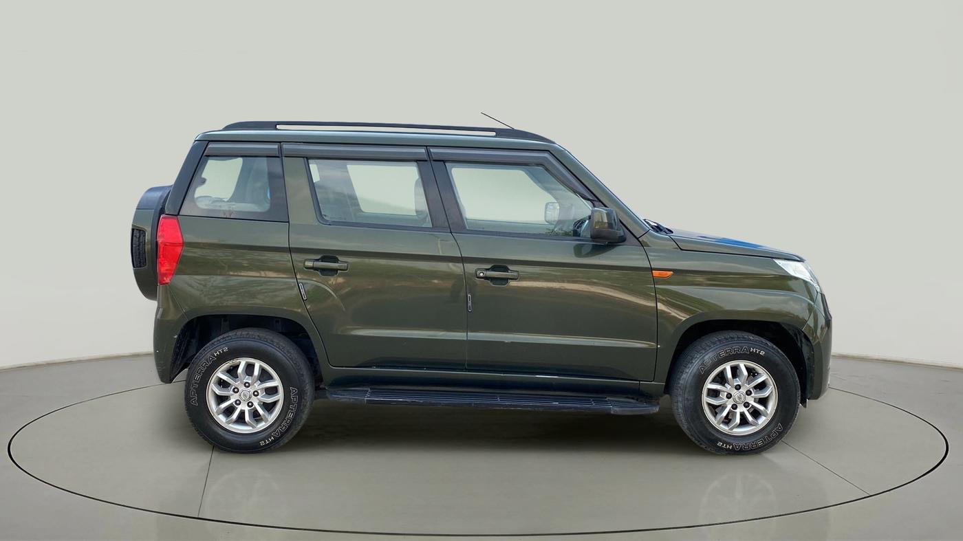 2016 Mahindra TUV300 T8, Diesel, Manual, 74,153 km, Right Side