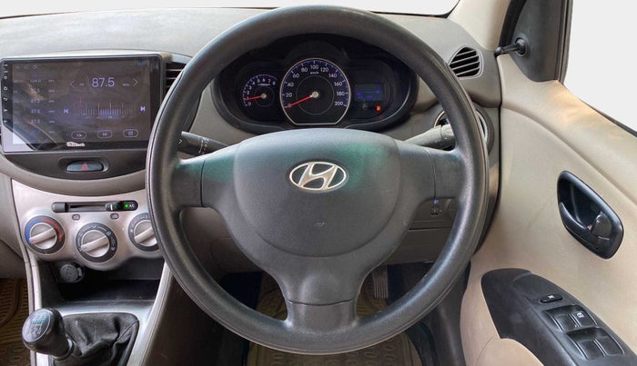 2015 Hyundai i10 MAGNA 1.1, Petrol, Manual, 45,144 km, Steering Wheel Close Up