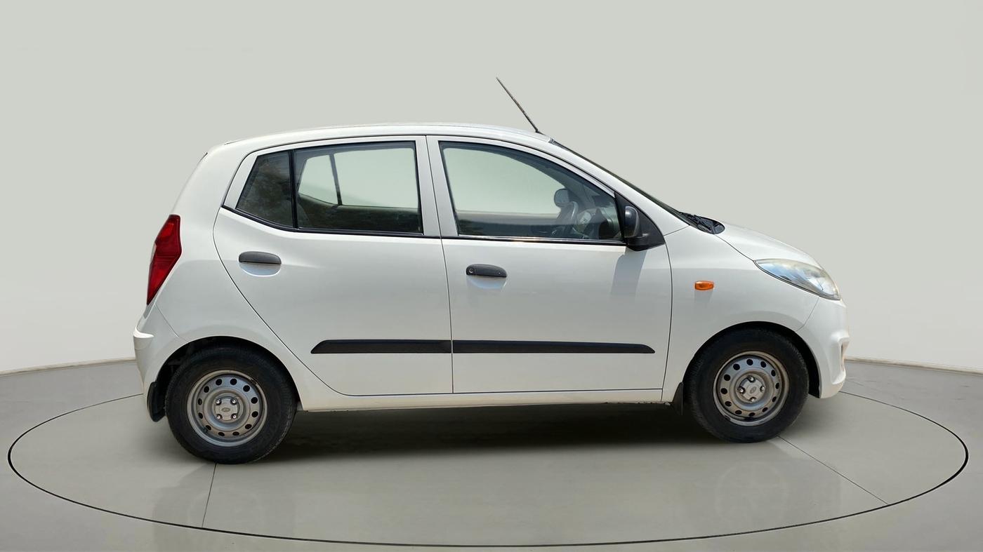 2015 Hyundai i10 MAGNA 1.1, Petrol, Manual, 45,144 km, Right Side View