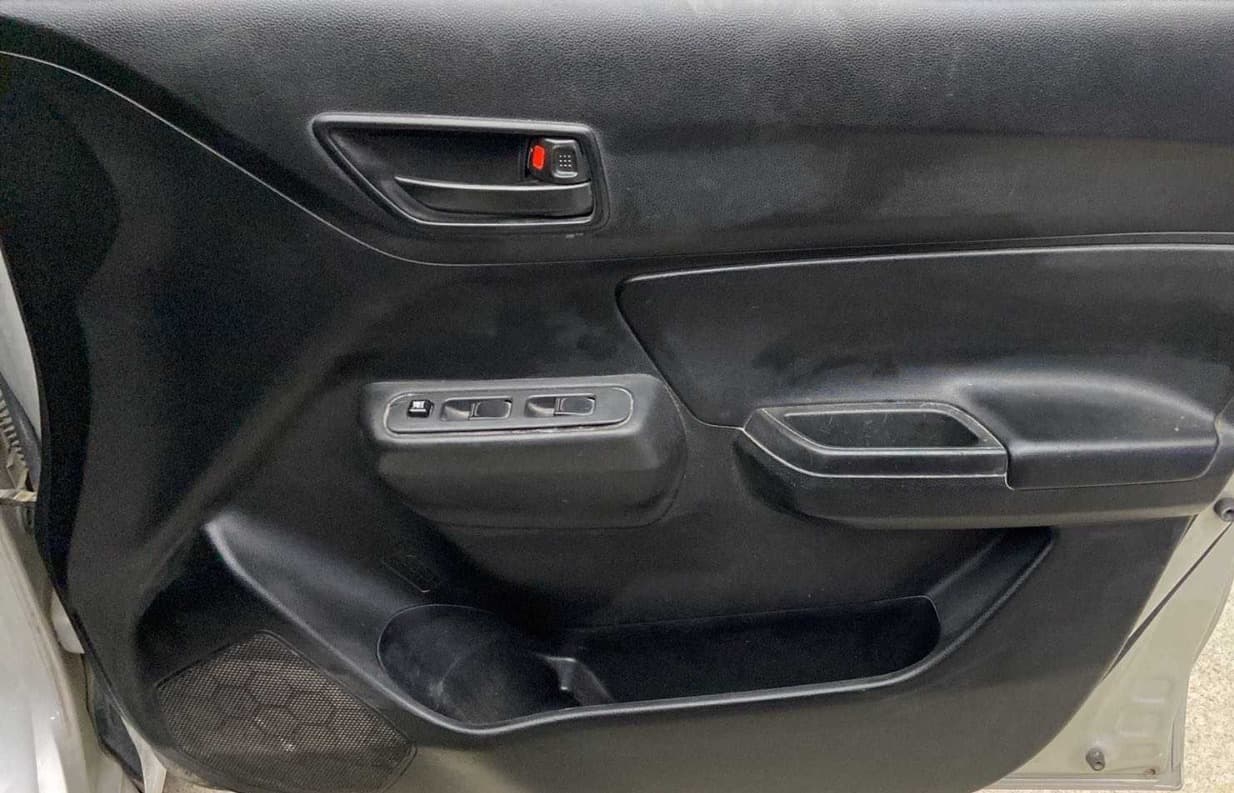2018 Maruti Swift LXI, Petrol, Manual, 48,777 km, Driver Side Door Panels Control