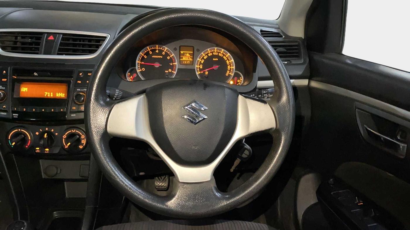 2016 Maruti Swift VXI, Petrol, Manual, 66,545 km, Steering Wheel Close Up