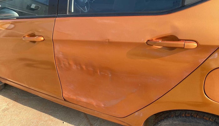 2016 Tata Tiago XZ PETROL, Petrol, Manual, 39,182 km, Rear left door - Slightly dented