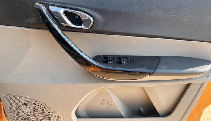 2016 Tata Tiago XZ PETROL, Petrol, Manual, 39,182 km, Driver Side Door Panels Control