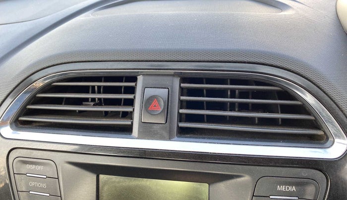 2016 Tata Tiago XZ PETROL, Petrol, Manual, 39,182 km, AC Unit - Front vent has minor damage