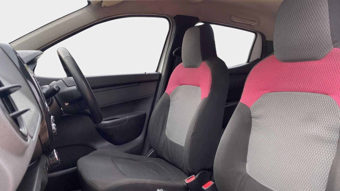 2018 Renault Kwid RXT 1.0 AMT, Petrol, Automatic, 56,012 km, Right Side Front Door Cabin