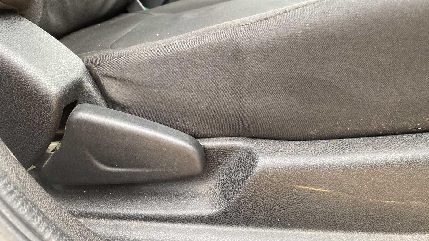 2018 Renault Kwid RXT 1.0 AMT, Petrol, Automatic, 56,012 km, Driver Side Adjustment Panel