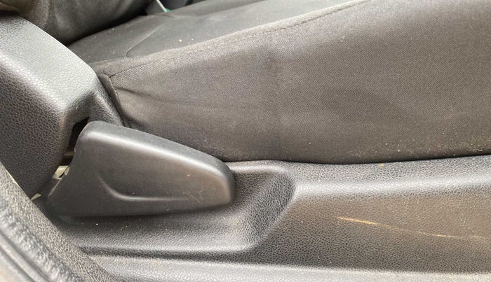 2018 Renault Kwid RXT 1.0 AMT, Petrol, Automatic, 56,012 km, Driver Side Adjustment Panel