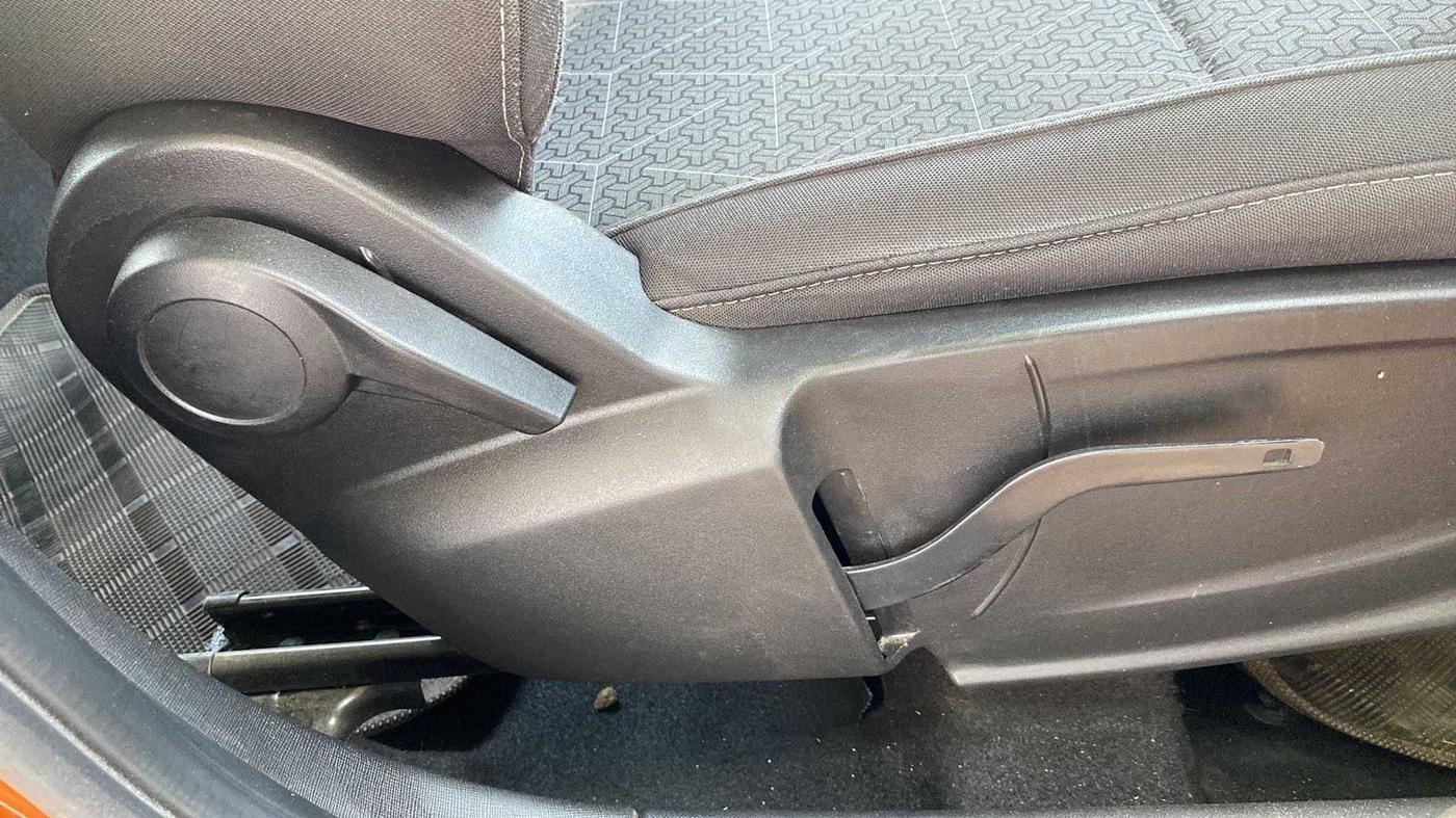 2023 Tata PUNCH CREATIVE  MT, Petrol, Manual, 4,148 km, Driver Side Adjustment Panel