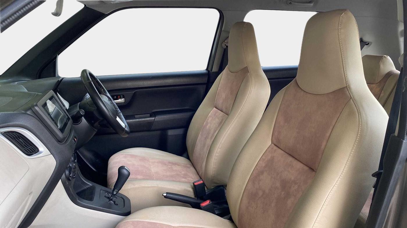 2019 Maruti New Wagon-R VXI 1.2 AMT, Petrol, Automatic, 27,812 km, Right Side Front Door Cabin
