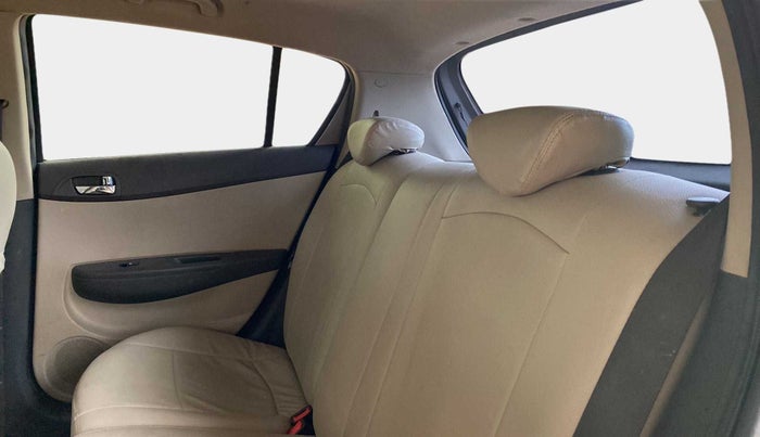 2012 Hyundai i20 SPORTZ 1.2, Petrol, Manual, 85,725 km, Right Side Rear Door Cabin