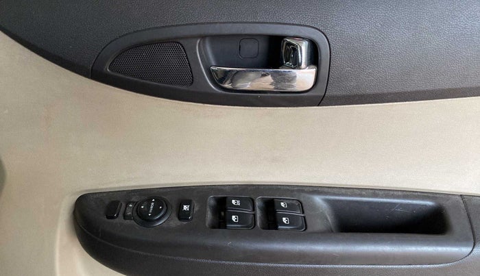 2012 Hyundai i20 SPORTZ 1.2, Petrol, Manual, 85,725 km, Driver Side Door Panels Control