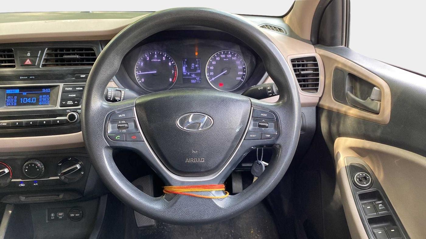 2016 Hyundai Elite i20 MAGNA 1.2, Petrol, Manual, 98,223 km, Steering Wheel Close Up