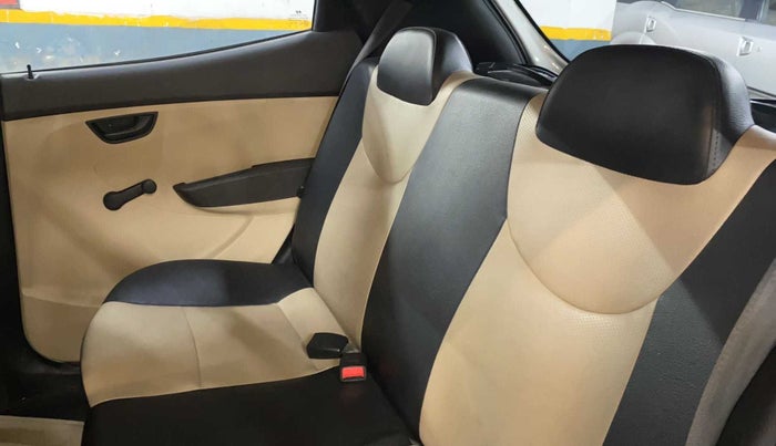 2016 Hyundai Eon ERA +, Petrol, Manual, 43,720 km, Right Side Rear Door Cabin